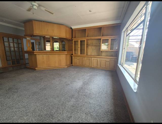 3 BEDROOM TOWNHOUSE FOR SALE IN THREE RIVERS PROPER